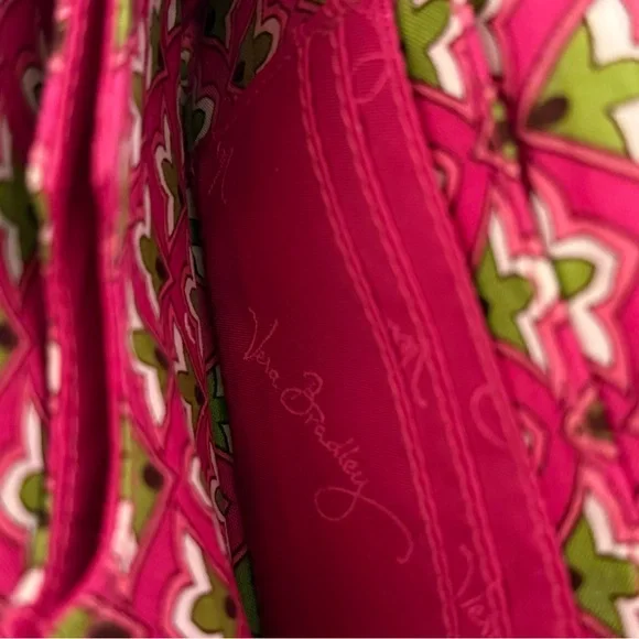 Vera Bradley Pink Swirls Your Turn Lock Smartphone Wristlet Wallet - Excellent - Picture 7 of 9